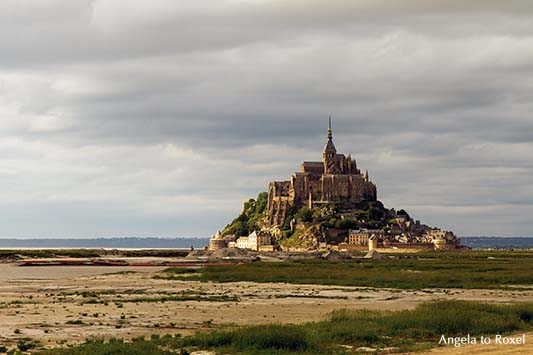 Fotografie: Der Klosterberg Mont-Saint-Michel im Licht der Abendsonne, Normandie | Ihr Kontakt: Angela to Roxel