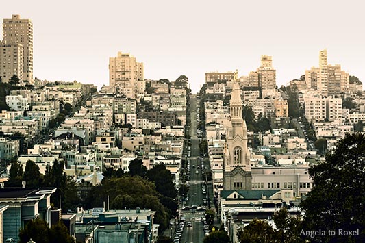 Fotografien kaufen: Russian Hill, Die Straßen von San Francisco nach Sonnenuntergang, Union St., in der Mitte die Filbert St., rechts Greenwich St. 