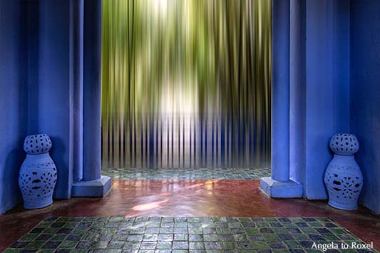 Blauer Pavillon im Jardin Majorelle, Blick in den Garten, Wischtechnik