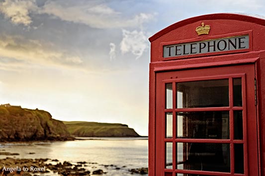 Fotografie: Rote Telefonzelle aus dem Film 'Local Hero' in Pennan, Abendstimmung, Aberdeenshire, Schottland | Angela to Roxel