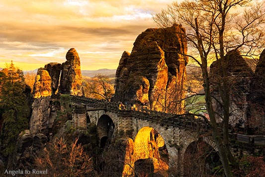 Basteibrücke im Elbsandsteingebirge, Abend, Felsformation im Nationalpark Sächsische Schweiz, Architektur Bilder - Ihr Kontakt: Angela to Roxel