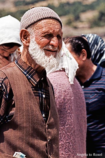 Analoge Fotografie: Großvater in Anatolien, Porträt beim Familientreffen, analog - Türkei 1981