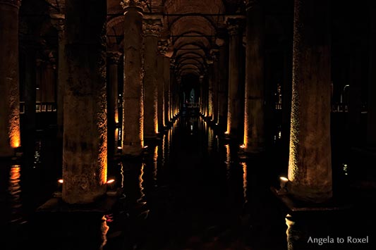 Fotografie: Yerebatan Sarnıcı, Basilica Cistern, spätantike Zisterne, auch versunkener Palast genannt, Sarayburnu - Istanbul Türkei 2014