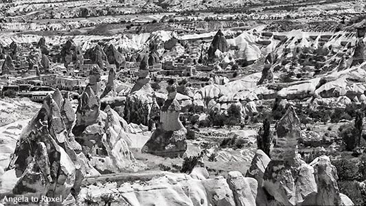 Tuffsteinkegel und Feenkamine, Erdpyramiden in Kappadokien, analog, schwarzweiß, Göreme, Nevsehir, Zentralanatolien - Türkei 1990