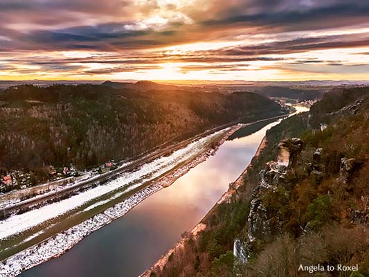 Landschaftsbild: Blick von der Bastei auf die Elbe Richtung Wehlen, Elbsandstein-Gebirge, Nationalpark Sächsische Schweiz | Angela to Roxel