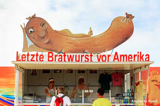 Werbung auf einem Bratwurststand: Letzte Bratwurst vor Amerika, deutsche Bratwurst am Cabo de São Vicente, Algarve, Portugal | Angela to Roxel